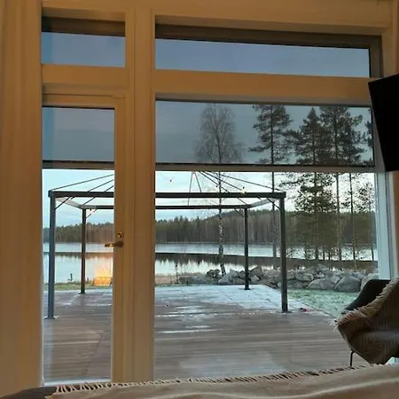 Вилла Lapland Lakeside Escape Рованиеми