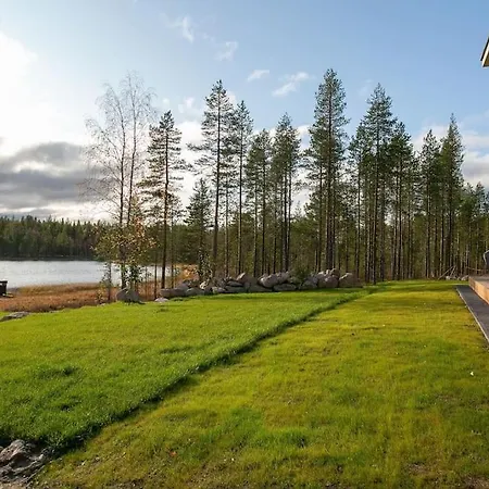 Lapland Lakeside Escape Вилла Рованиеми